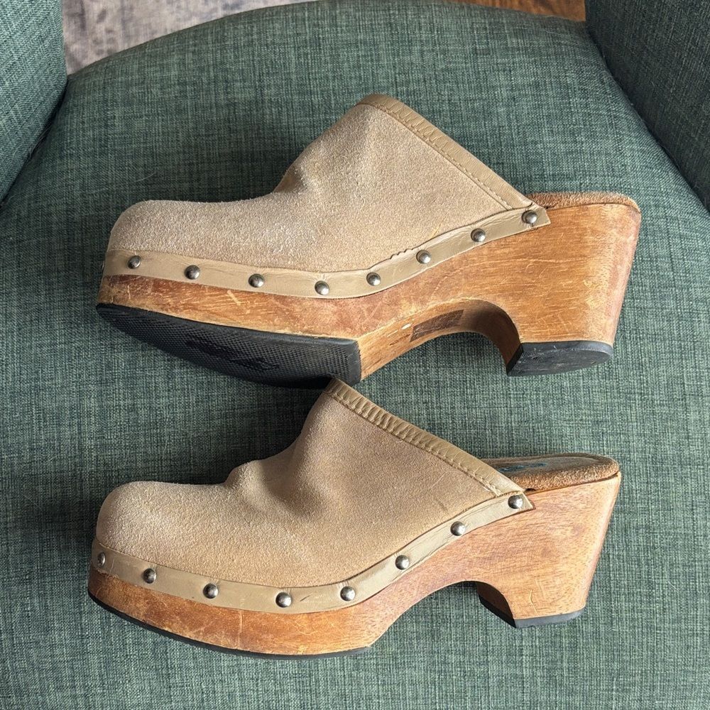 Candie's Y2K platform studded wooden heel Beige tan Suede Mules Heel Women 8 GUC - Picture 7 of 11